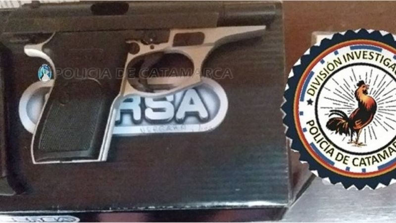 Detienen a un hombre golpeador y le secuestran una pistola