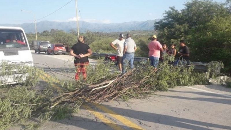 Corte de ruta en Andalgalá