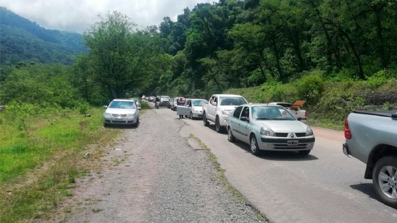 Ahora, la ruta a Tafí del Valle está saturada de vehículos