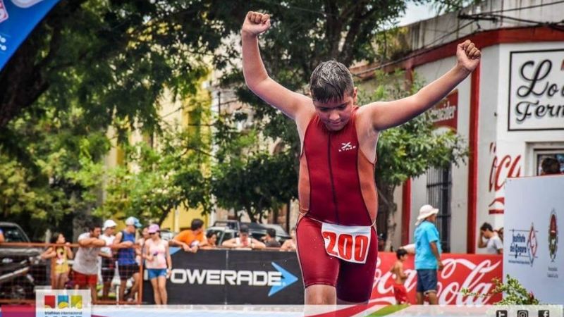 Los niños catamarqueños en el Triatlón de La Paz