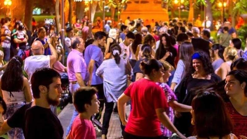 "Vení a bailar" convoca en la plaza Raúl Alfonsín