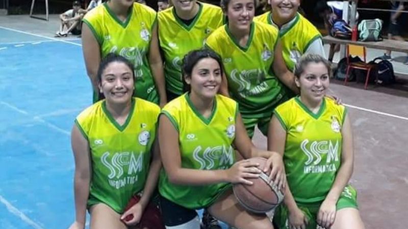 Encuentro Juvenil de Básquet en el Polideportivo