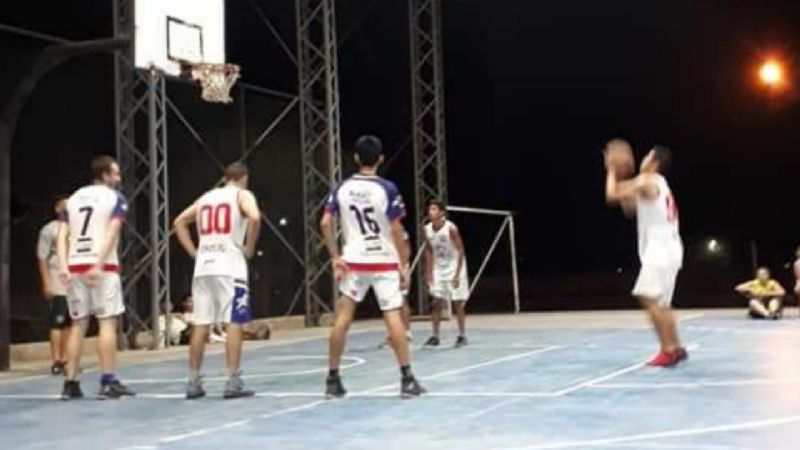 Encuentro Juvenil de Básquet en el Polideportivo