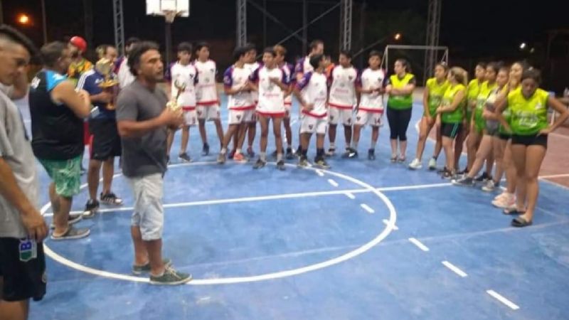 Encuentro Juvenil de Básquet en el Polideportivo