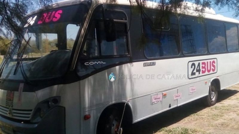 Secuestran un minibús