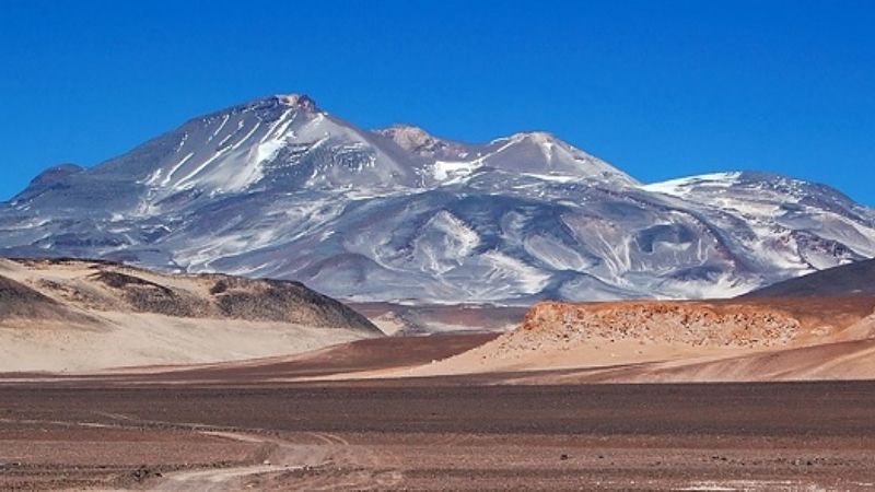 Buscan a un montañista polaco que se perdió en el Ojos del Salado