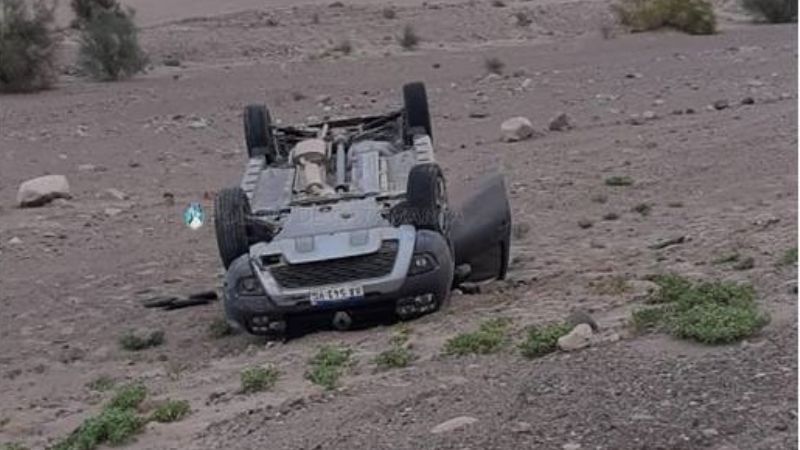 Impresionante vuelco en Fiambalá