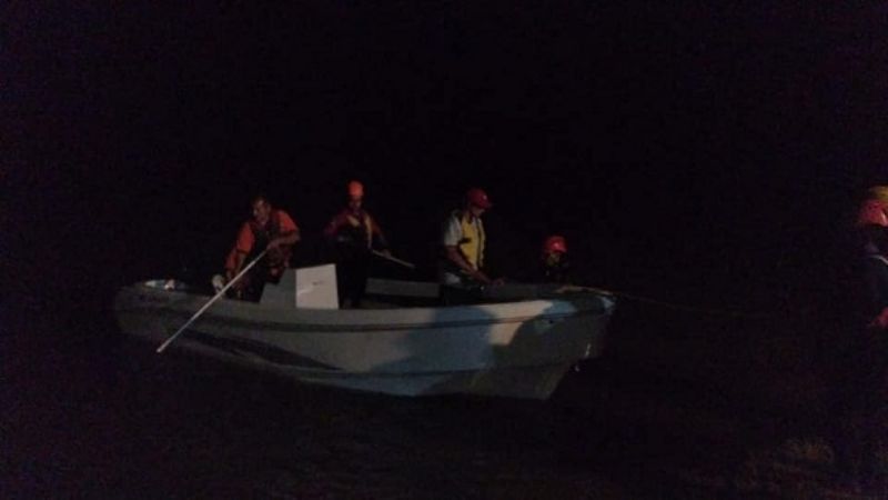 Rescatan a pescadores en el dique Las Pirquitas