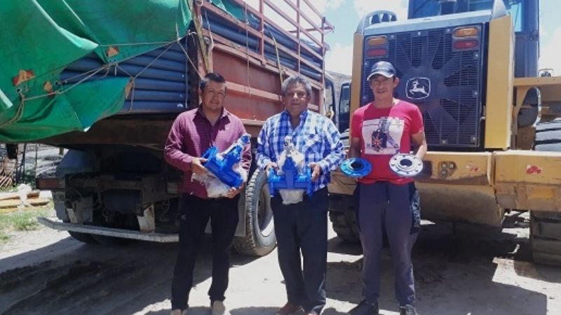 Entregan cañerías para proyecto de agua potable