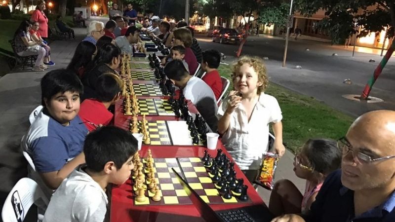 Menéndez y Coronel en la 1ra. del Ajedrez de Verano