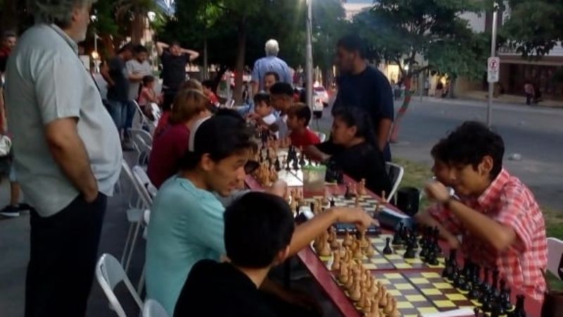 Menéndez y Coronel en la 1ra. del Ajedrez de Verano