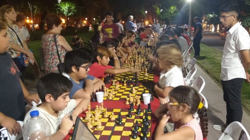 Menéndez y Coronel en la 1ra. del Ajedrez de Verano