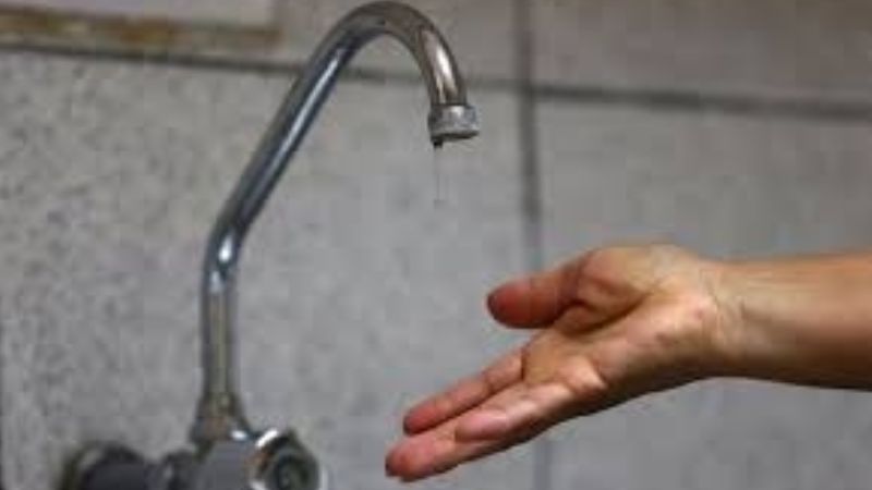 El Ente Regulador ordenó compensar a usuarios por la falta de agua