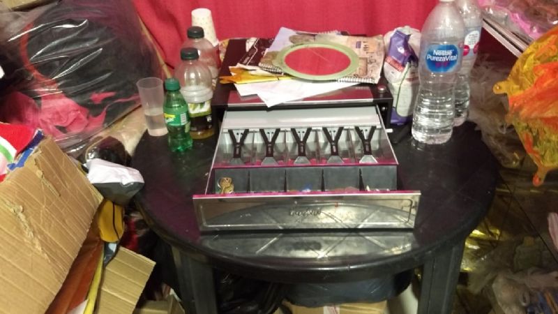 En plena siesta, robaron en un cotillón del pleno centro de Recreo