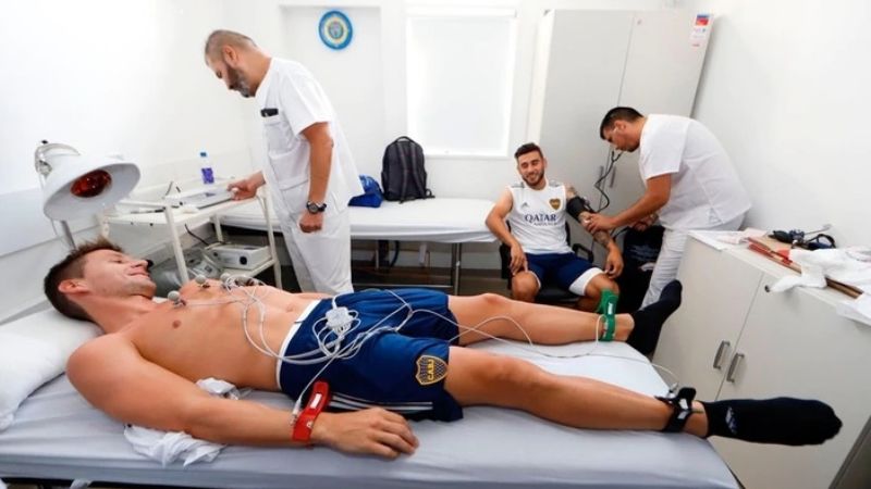 Con Tevez y De Rossi en el plantel, Boca volvió al trabajo