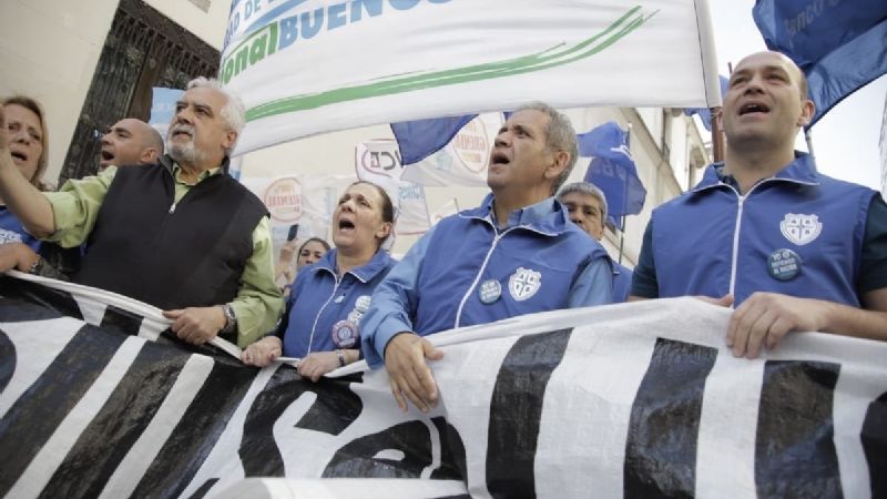 Bancarios anuncian paro de actividades tras el asesinato de un cajero