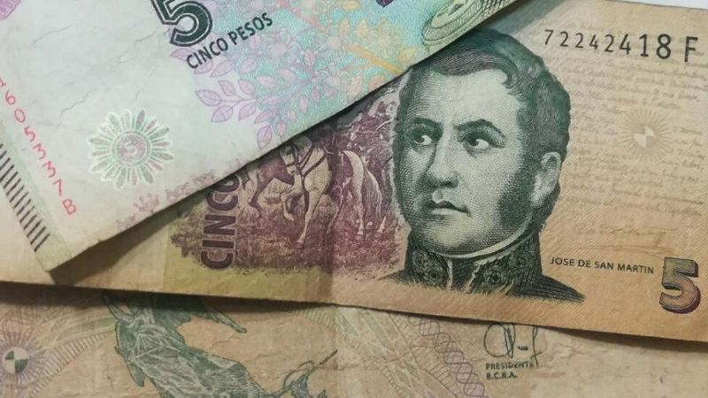 Qué hacer con los billetes de $5 una vez que salgan de circulación
