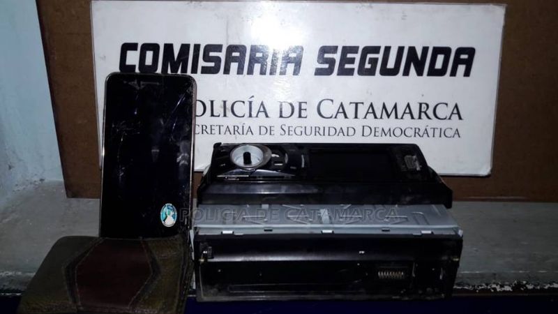 Atrapan a dos ladrones con elementos robados