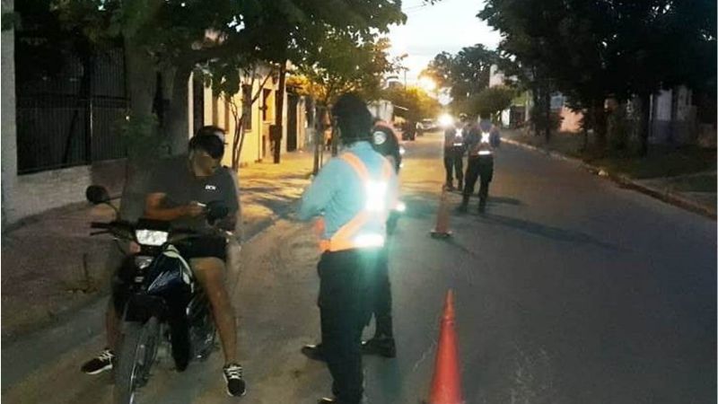 Secuestran cuatro vehículos en operativo de control