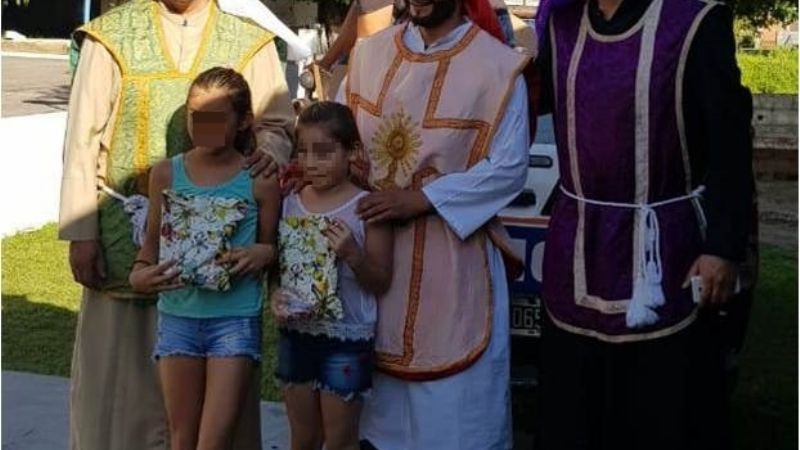 Policías se vistieron de Reyes Magos y recorrieron Ancasti
