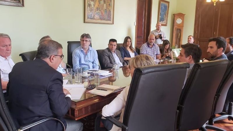 Sánchez participó de una reunión con Jalil y su gabinete de ministros