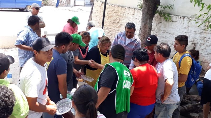 Nueva protesta de cesanteados de Recreo y olla popular