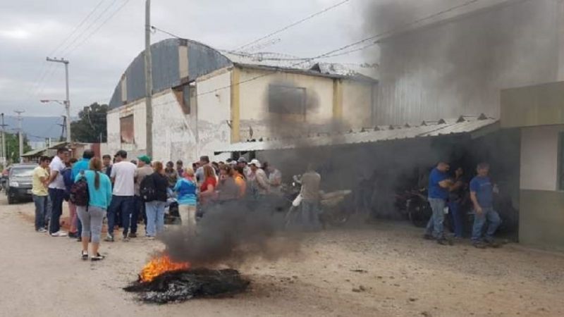 Trabajadores de Alco marchan por la deuda de cinco sueldos