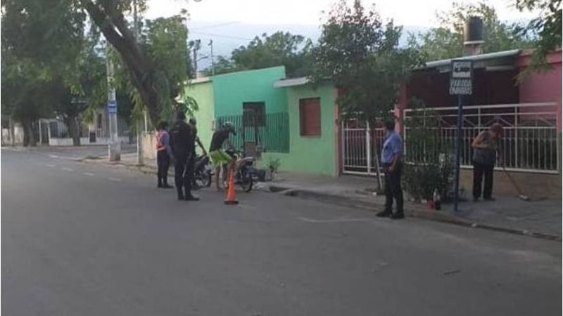 Secuestran 19 vehículos y arrestan a 8 personas sin documentación