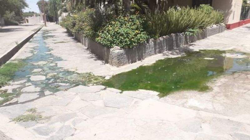 No atienden el reclamo de vecinos por derrame de aguas servidas
