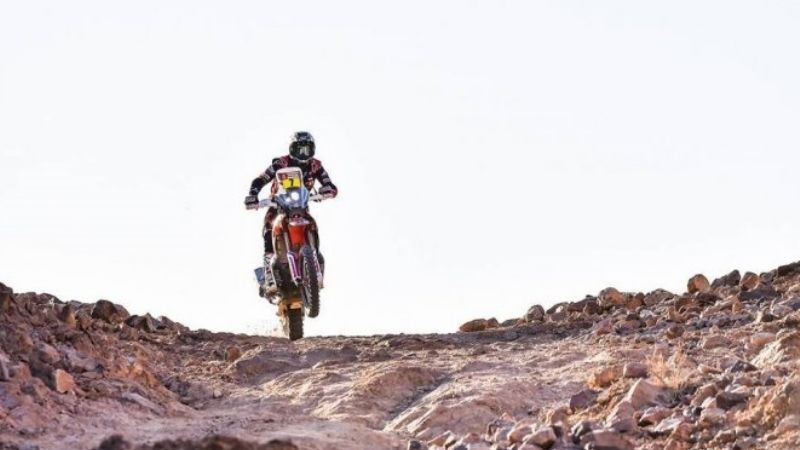 Ganó Peterhansel, pero “manda” Sainz; Benavidez, 2do.