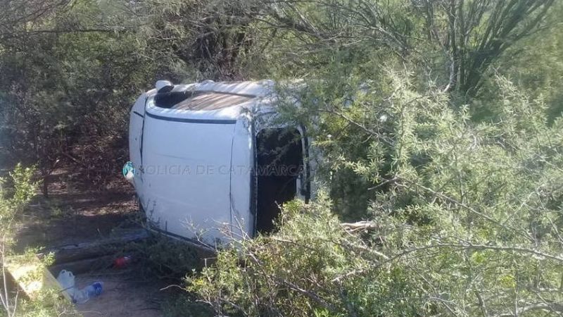 Violento vuelco en ruta 60