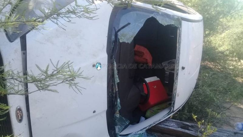 Violento vuelco en ruta 60