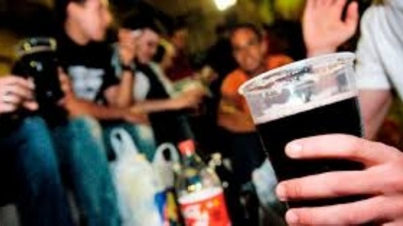 Desalojan fiesta privada con 70 personas