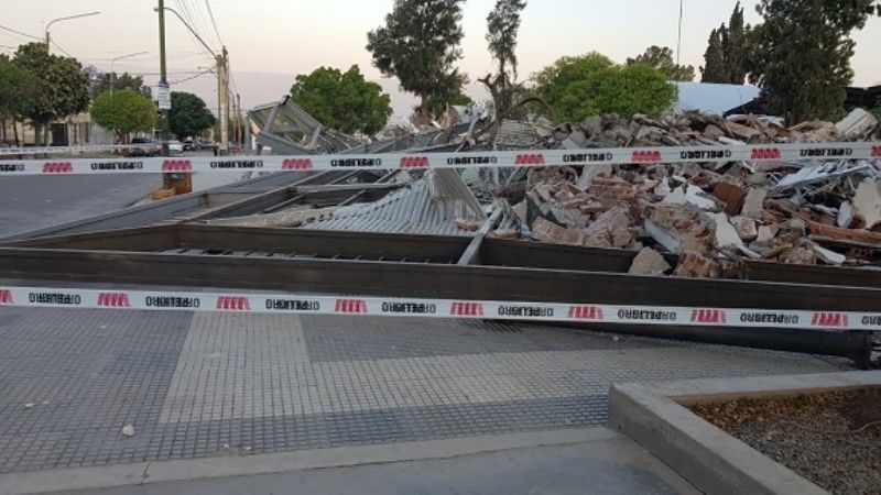 Demolieron la Manzana del Turismo