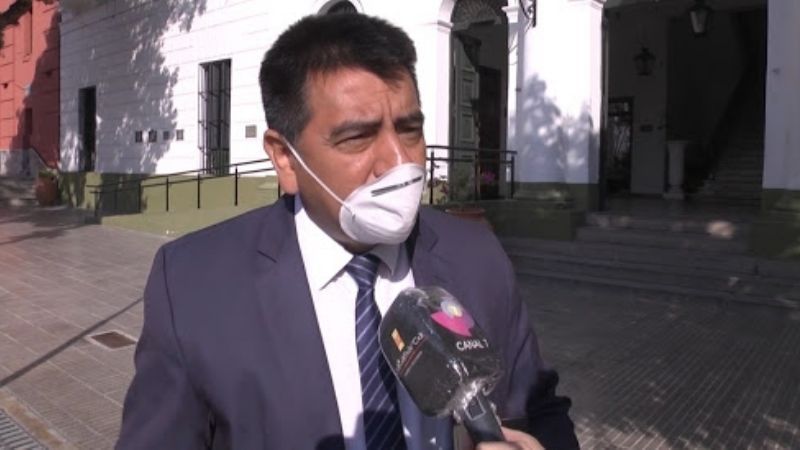“El gobernador sabe que tiene mi renuncia en el escritorio”