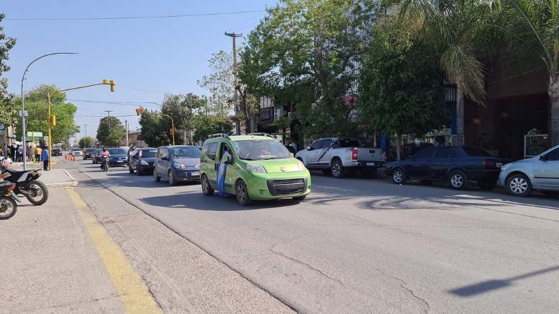 “Bocinazo provincial” en rechazo al traspaso de los IES