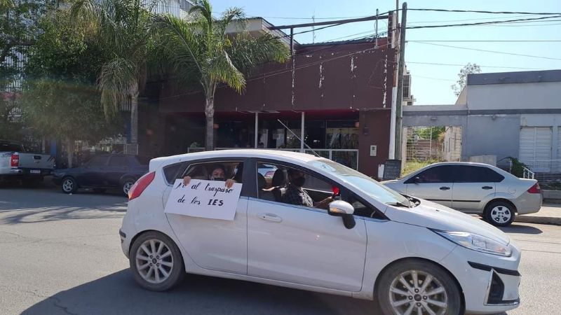 “Bocinazo provincial” en rechazo al traspaso de los IES