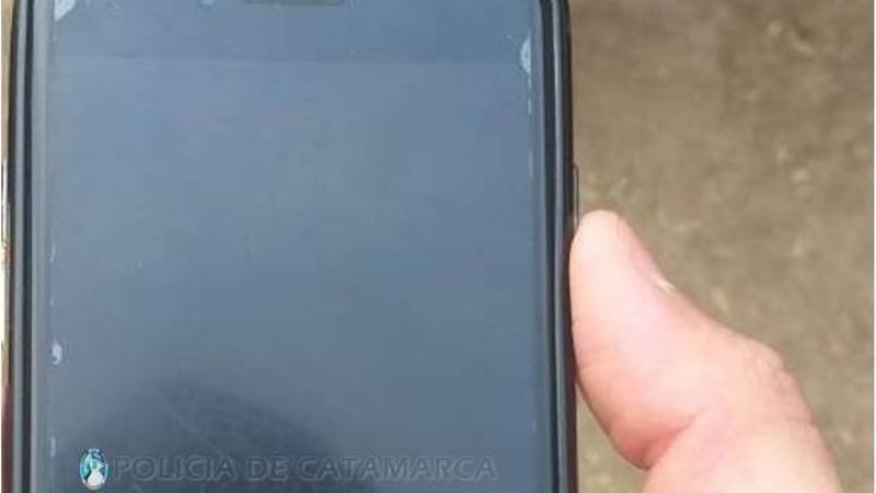 Le robaron el iPhone del auto y policías lo encontraron en una casa