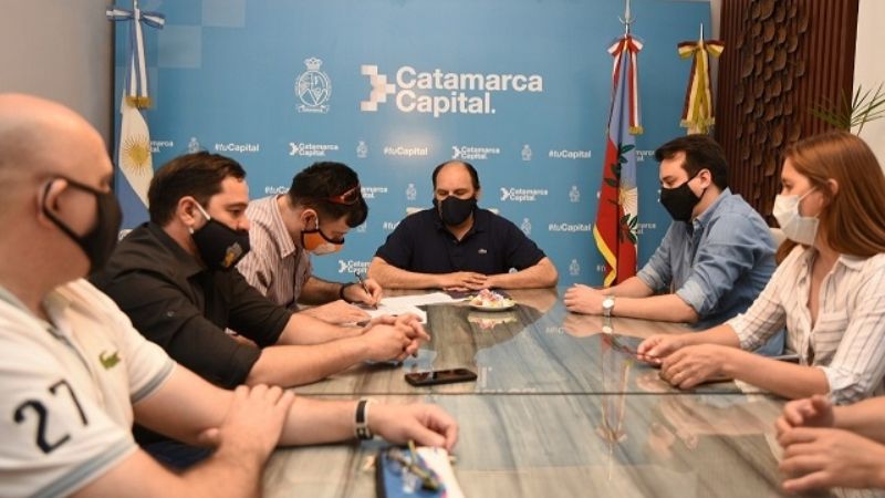 Aumento salarial para  los docentes de Capital