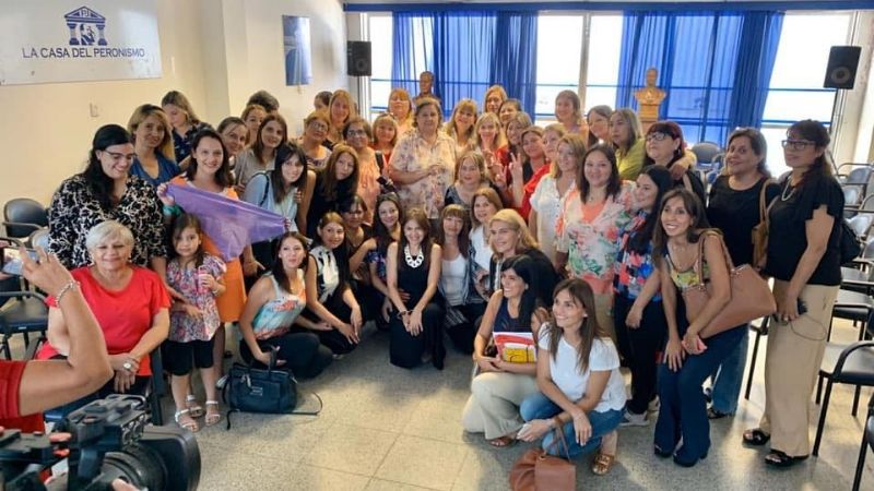 Piden que una mujer conduzca el Ministerio de Educación