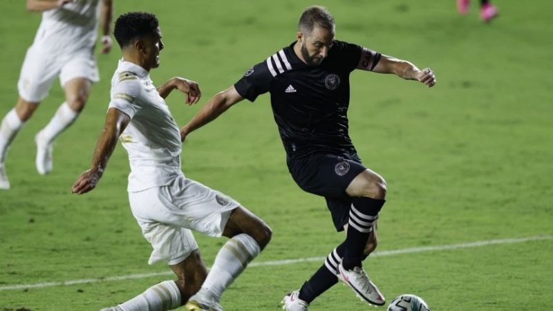 Goleada de Almeyda al “Mellizo”; los Higuaín, juntos