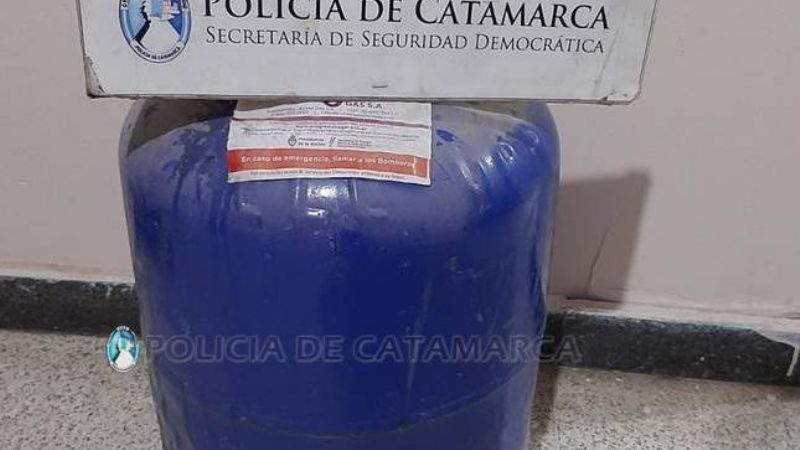 Aprehenden a un joven con una garrafa robada