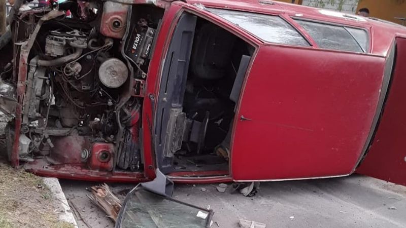 Tremendo vuelco de un auto en La Tercena