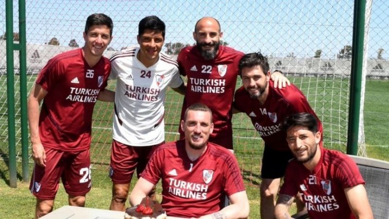 “Torta y velita” para el “cumple” de Amani, en River