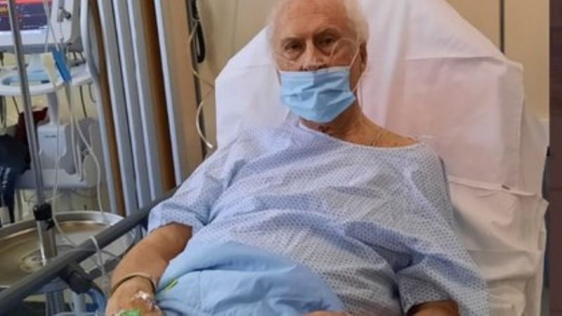 Pino Solanas tiene coronavirus y está internado en París