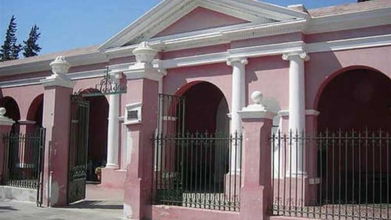 Visitas al cementerio en el Día de la Madre
