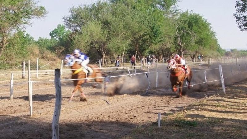 En Bañado de Ovanta volvió el turf después de 7 meses