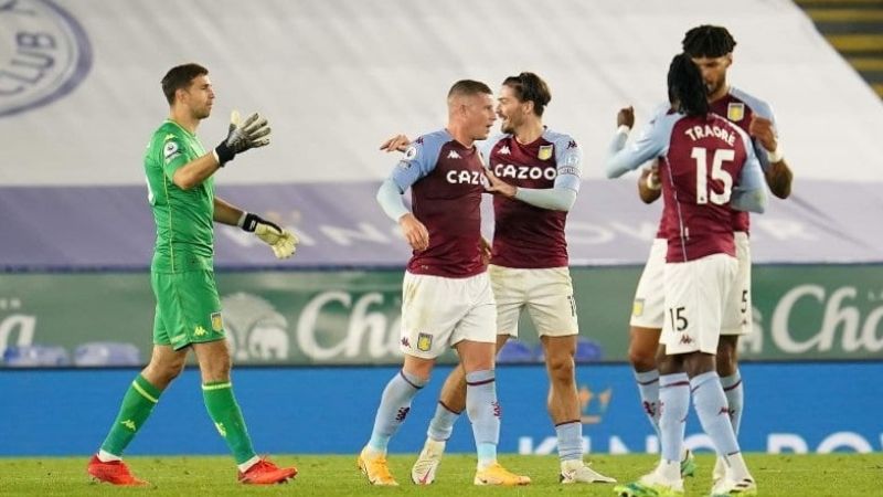 Gran momento de “Dibu” y Aston Villa iguala marca de 1930