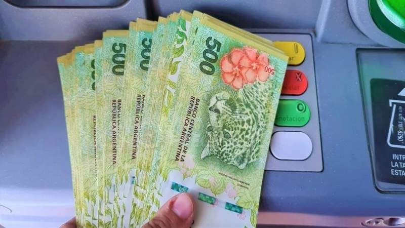 Cómo afecta la suba del salario mínimo al bono de 17000 pesos
