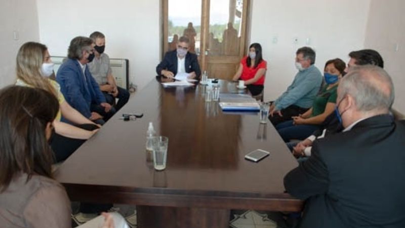 Firma de convenio para construir un nuevo Howard Johnson en el predio ferial